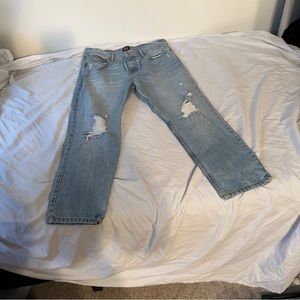 BDG 32x30 light wash skin taper ripped knee jeans